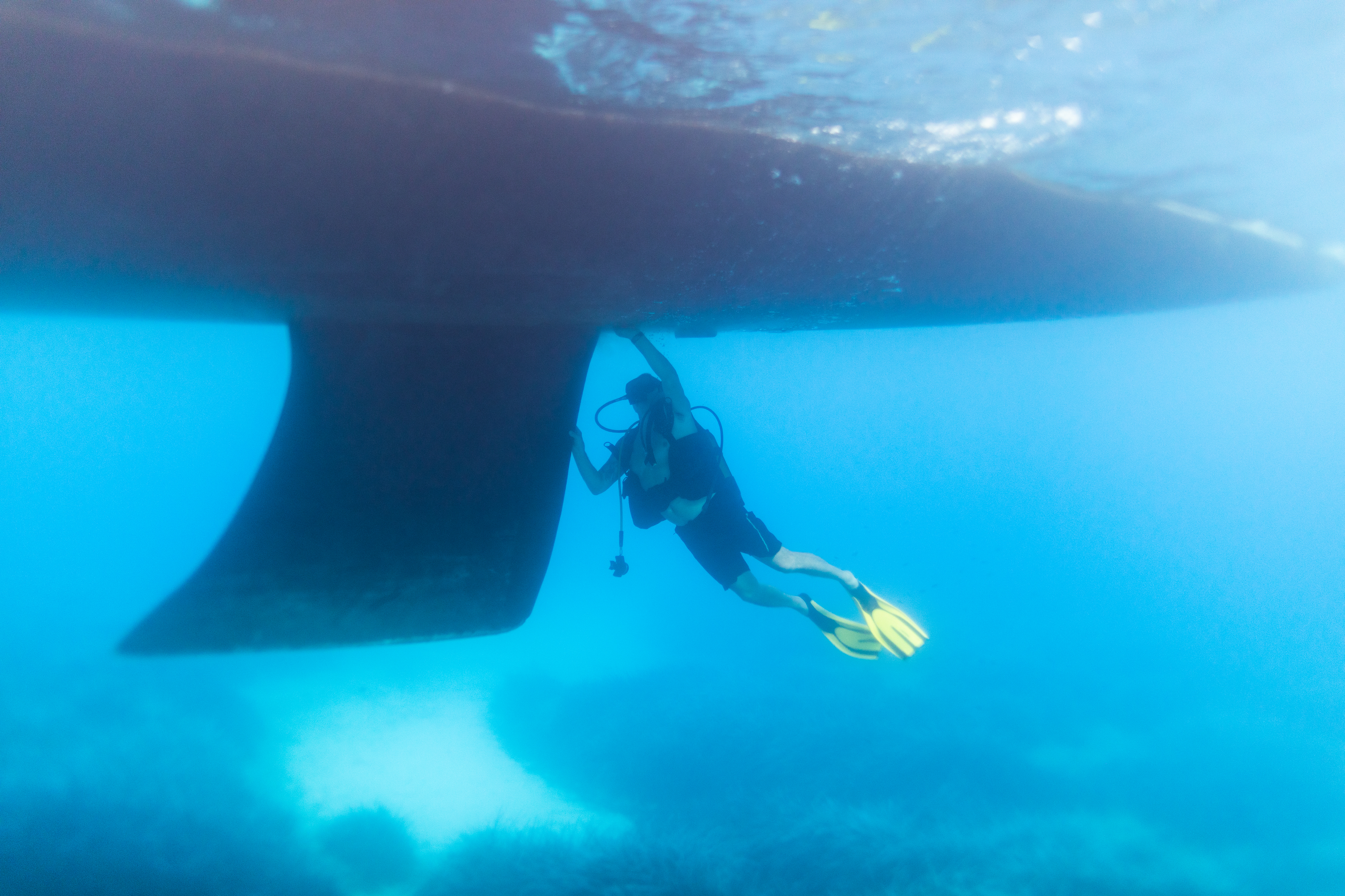 Professional hull cleaning